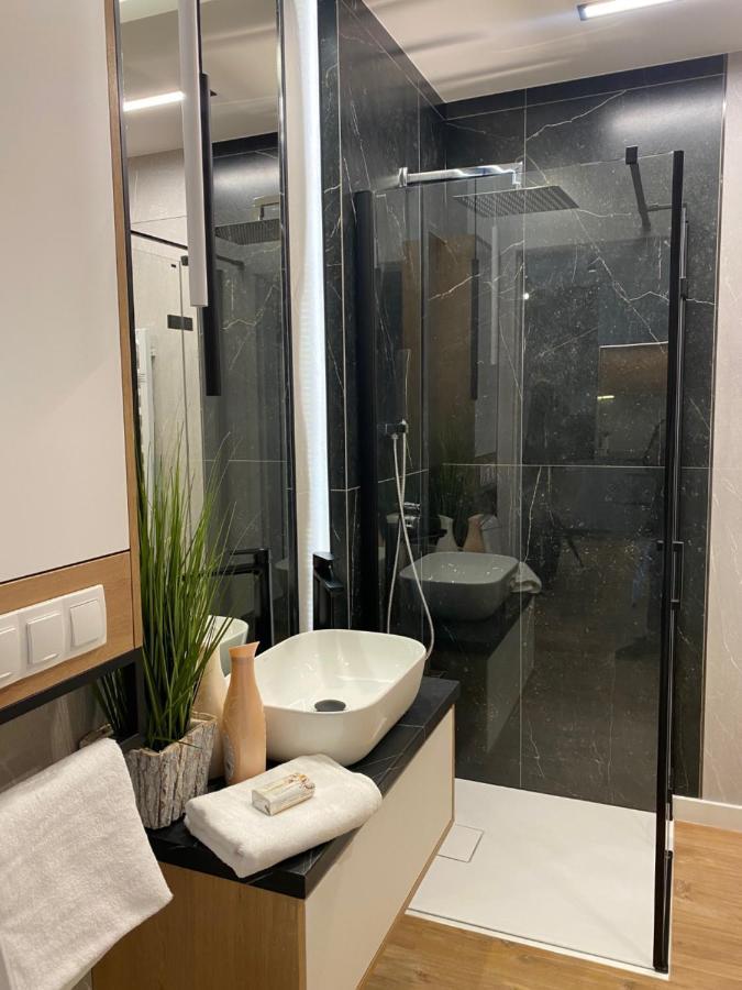 Family & Business Elegant Apartments Kadzielnia, Ul Zgody, Stadion Korona, Wdk -1 Bedroom, Terrace, Garage - New! เคียลเซ ภายนอก รูปภาพ
